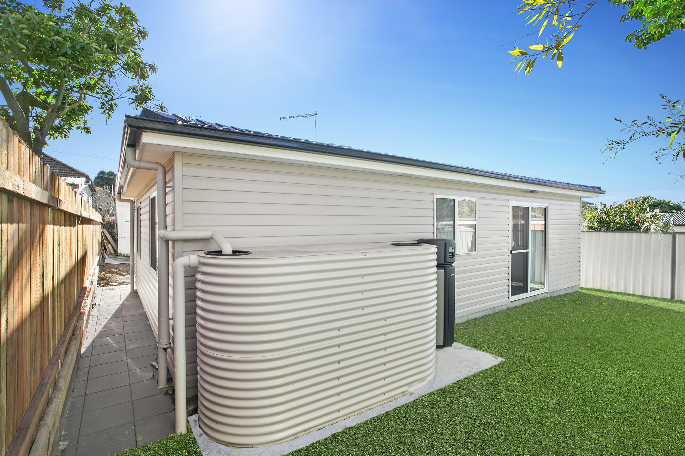 Carlton – M79
