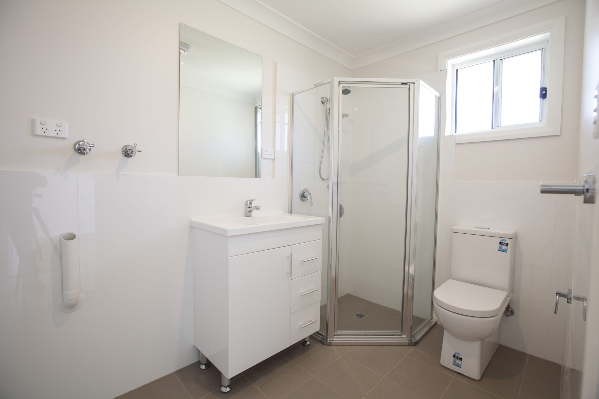 Quakers Hill – R33