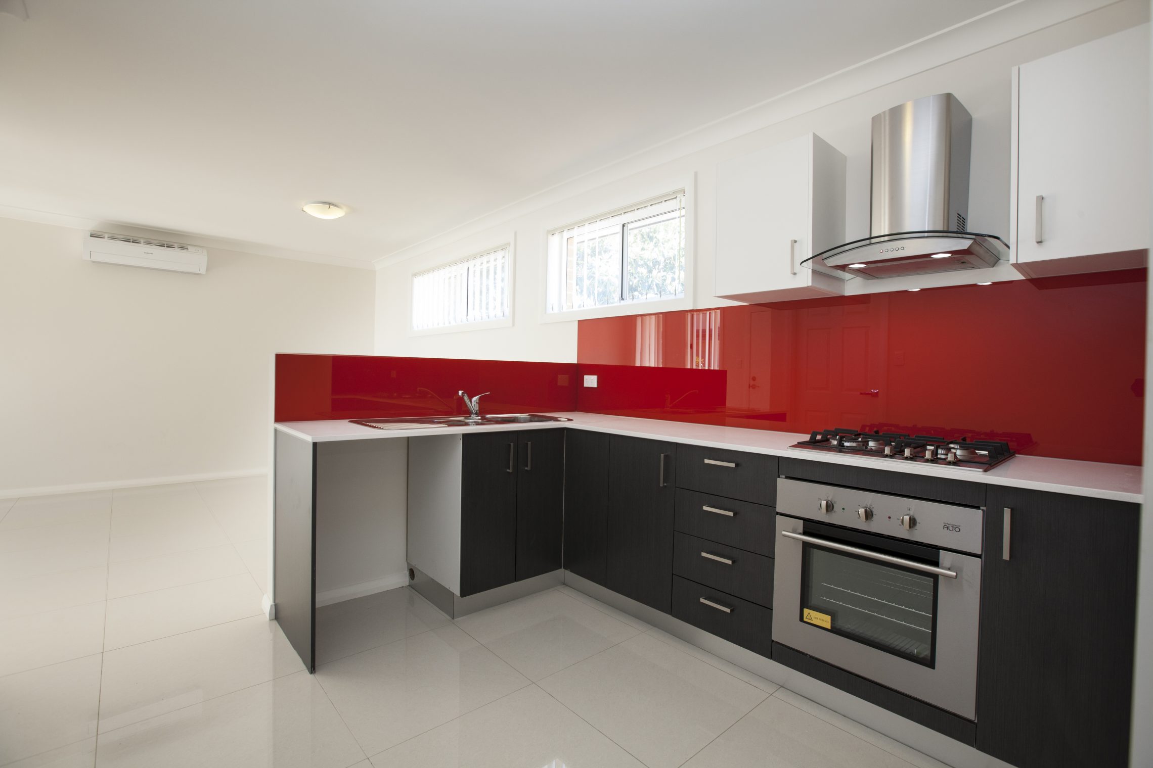 Quakers Hill – R33
