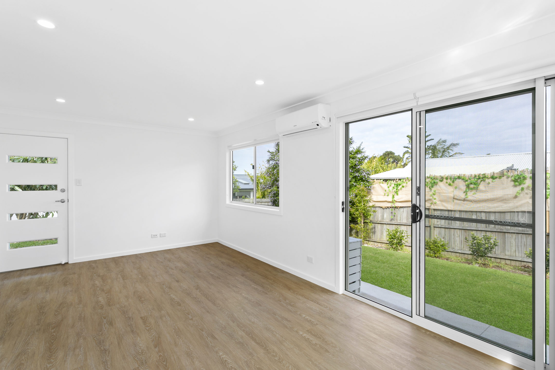 Mona Vale – P51