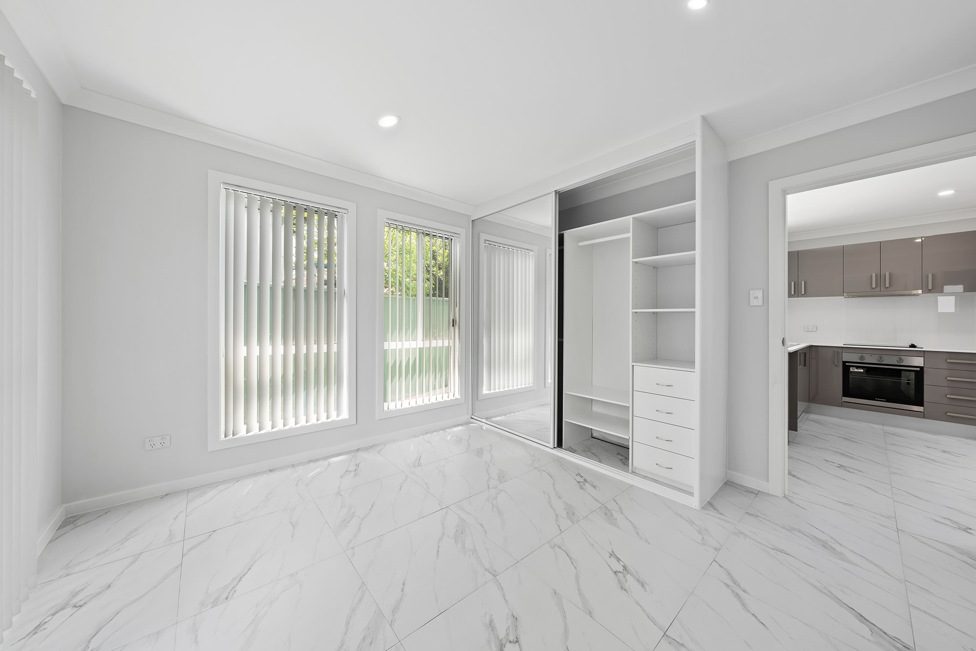 Quakers Hill – L8