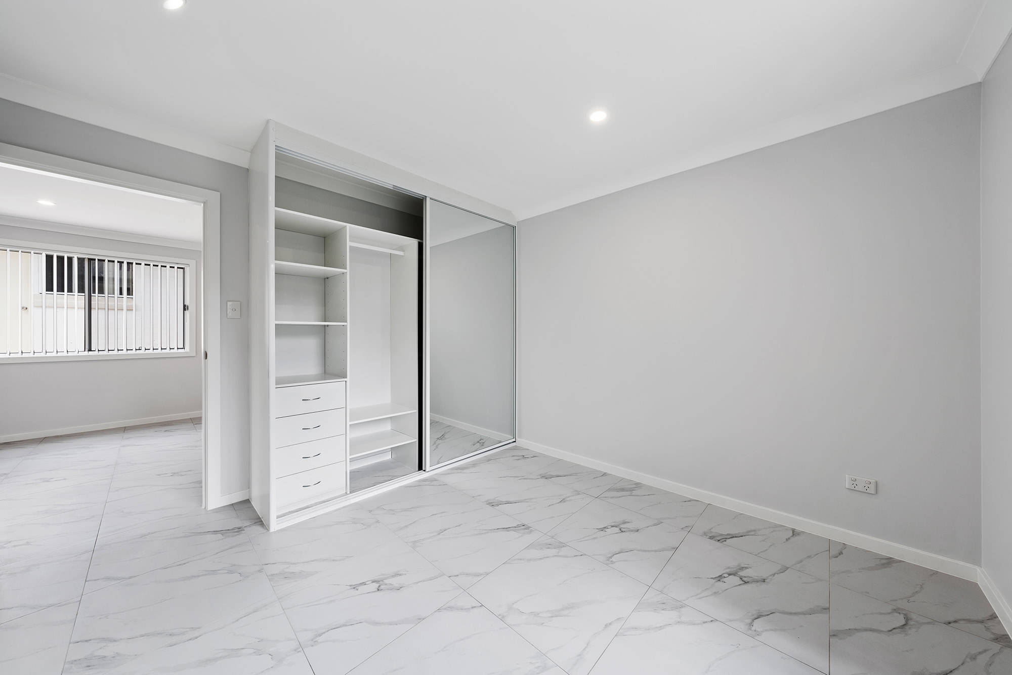 Quakers Hill – L8