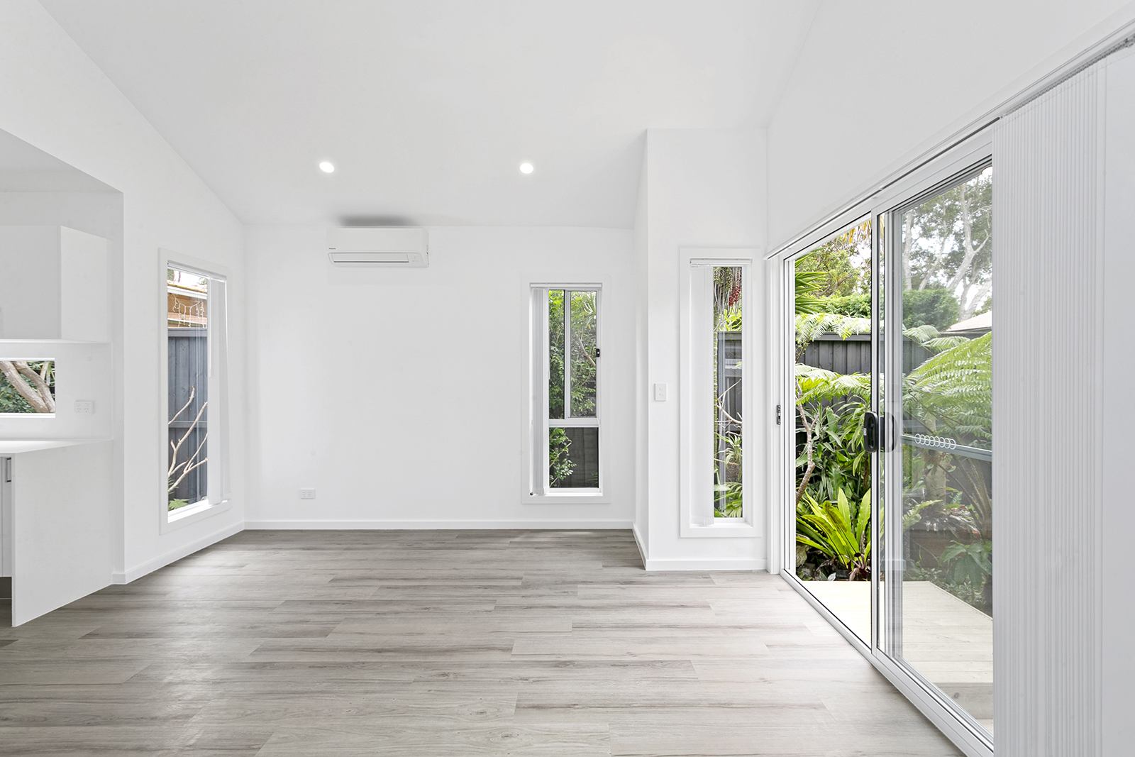 Avalon Beach – B600