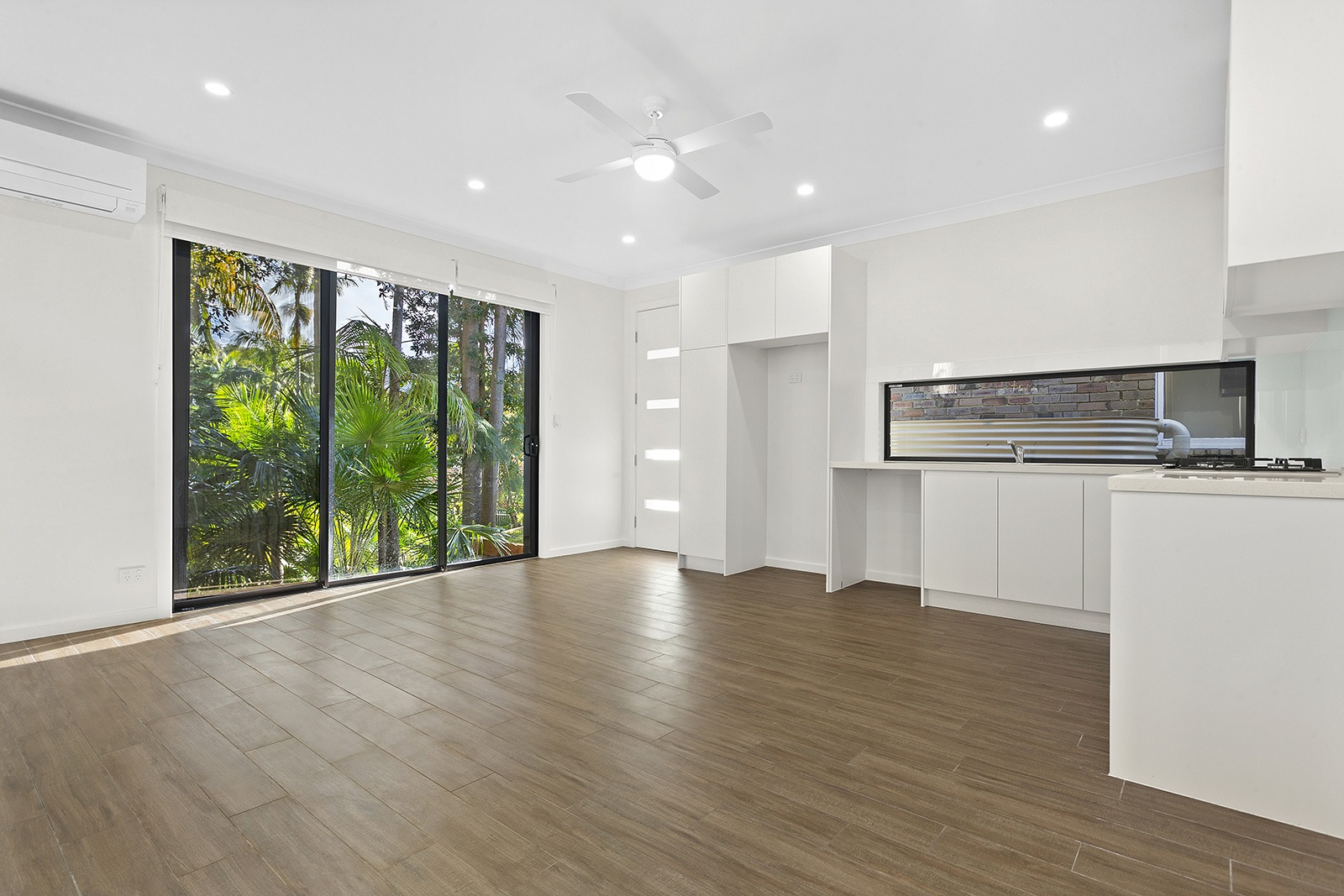 Mona Vale -R73
