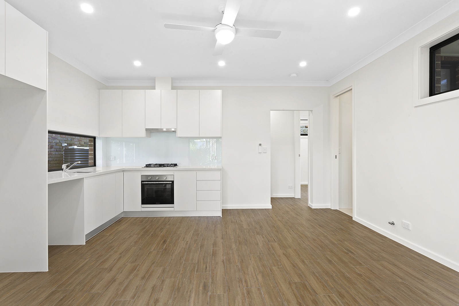 Mona Vale -R73