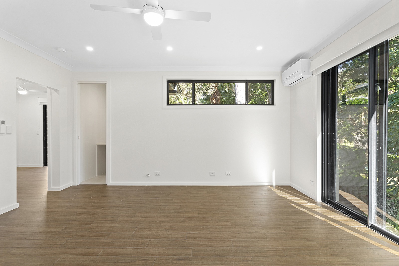 Mona Vale -R73